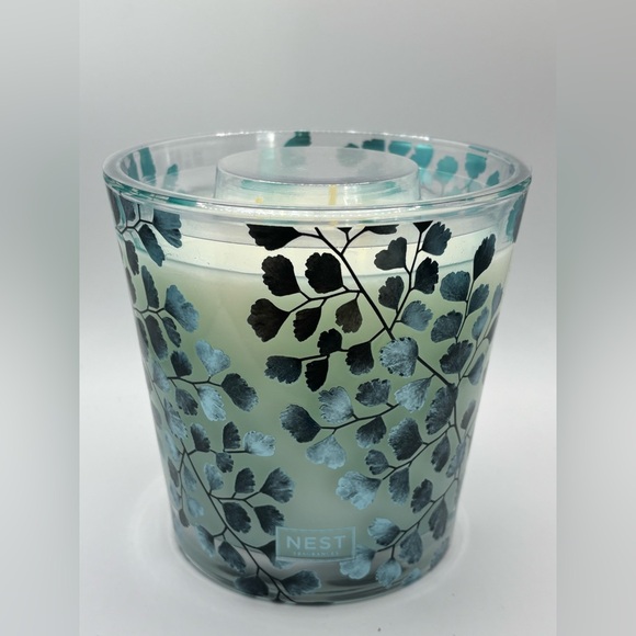 NEST Fragrances Blue Leaf Glass Candle Holder - Picture 4 of 5